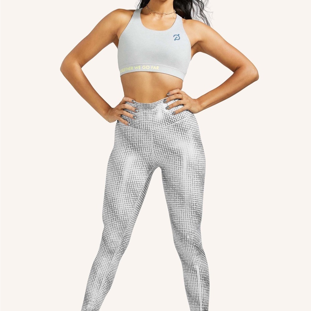 Peloton Show Up Foil Printed Legging Size Medium Like New - Picture 10 of 10